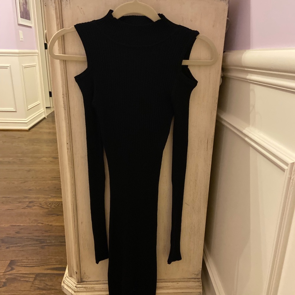 Cold Shoulder Ribbed Dress - Picture 2 of 3